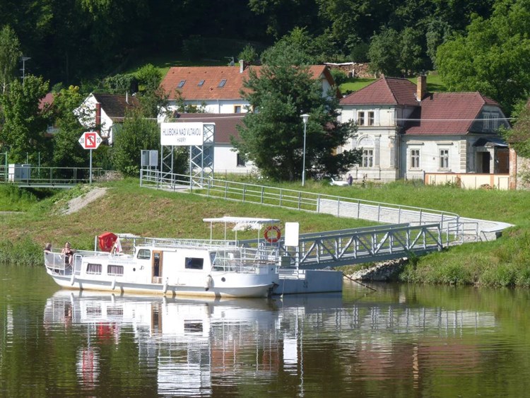 ZÁVIŠ Z FALKENŠTEJNA - Hluboká nad Vltavou