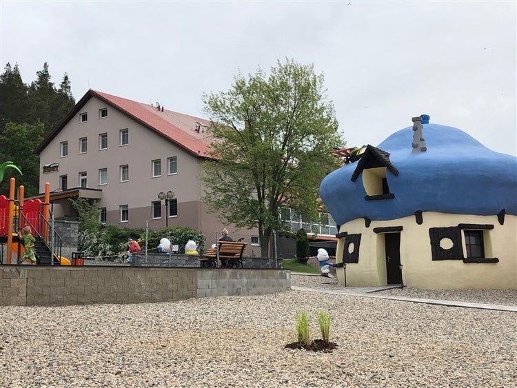 hotel a domečky "Jesenické houbičky" | JESENICE - Jesenice u Rakovníku