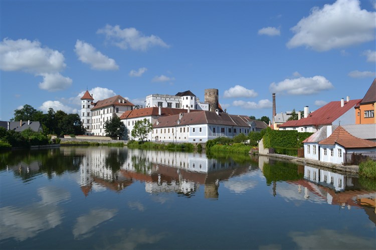 Státní hrad a zámek, zdroj: Městské informační centrum Jindřichův Hradec | CONCERTINO ZLATÁ HUSA - Jindřichův Hradec