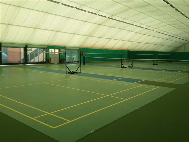 Multifunkční hala, badminton | WELLNESS RESORT ENERGETIC - Rožnov pod Radhoštěm