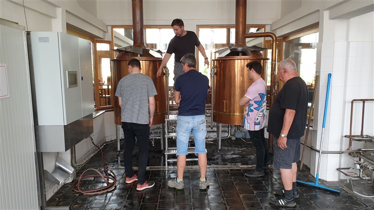 aktivní účast na výrobě piva | STAŇ SE SLÁDKEM na 1 den a UVAŘ SI SVÉ PIVO
