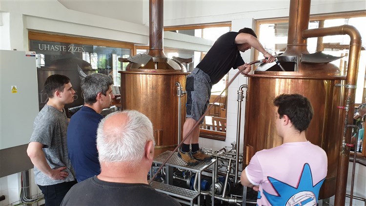 aktivní účast na výrobě piva | STAŇ SE SLÁDKEM na 1 den a UVAŘ SI SVÉ PIVO