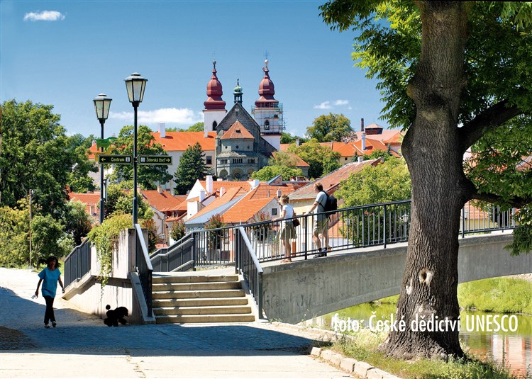 pohled na baziliku sv. Prokopa a lávku do Židovské čtvrti - Zdroj: České dědictví UNESCO | GRAND HOTEL - Třebíč