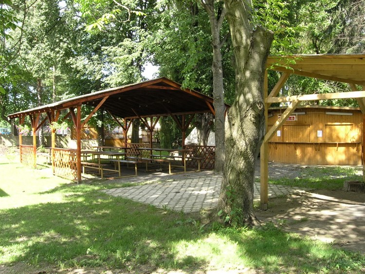 zahradní restaurace | GRAND - Řevnice u Karlštejna