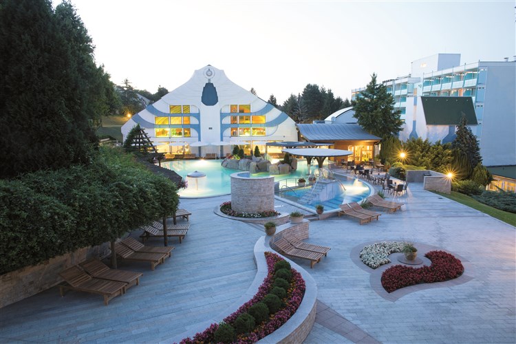 NaturMed Hotel CARBONA - Hévíz