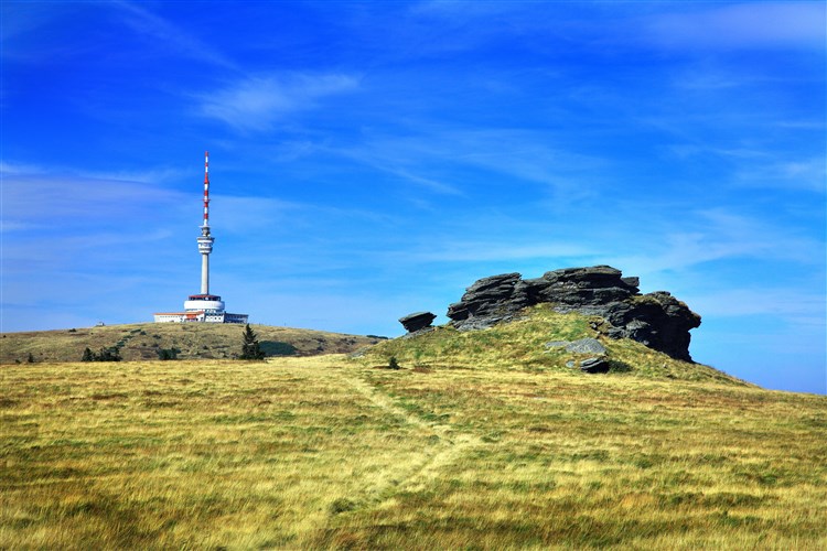 Praděd a Petrovy kameny - zdroj: MSTOURISM | ZLATÁ OPAVICE - Holčovice