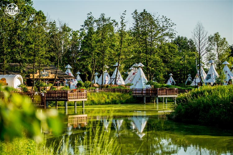 WESTERN CAMP RESORT - Zator u parku Energylandia