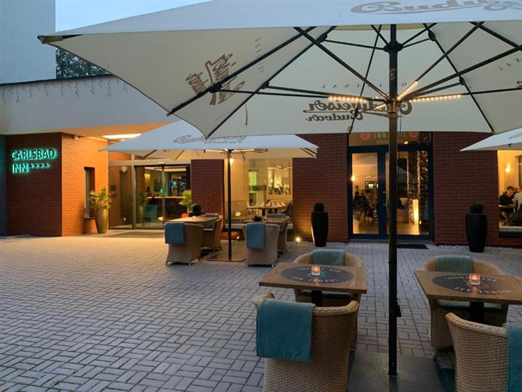 venkovní posezení | CARLSBAD INN - Dalovice