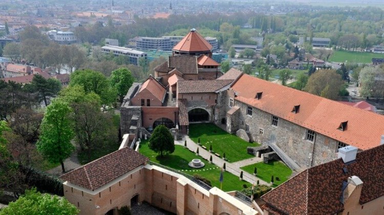 ZÁMEK ESZTERGOM | GRAND HOTEL ESZTERGOM - Esztergom