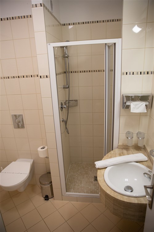 Koupelna - pokoj standard | ASTRA - Špindlerův Mlýn