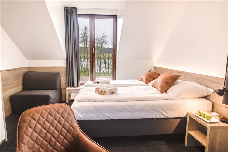 2 - lůžkový pokoj deluxe s balkonem | RESORT ORSINO - Horní Planá