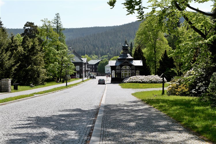 Lázně Karlova Studánka | SILVESTR V JESENÍKÁCH - Horský hotel NEPTUN - Malá Morávka