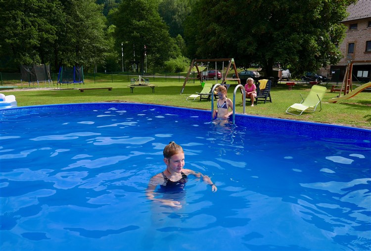 Areál - venkovní bazén | GREEN VALLEY PARK - Stárkov