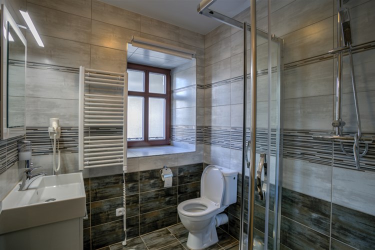 dvoulůžkový pokoj - koupelna | RELAX PENSION SCHÖNWALD - Budišov nad Budišovkou - Podlesí