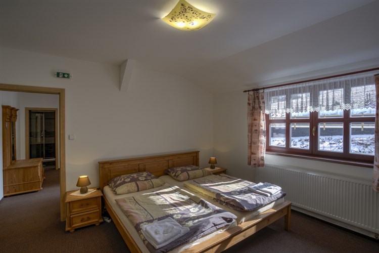 třílůžkový apartmán - ložnice | RELAX PENSION SCHÖNWALD - Budišov nad Budišovkou - Podlesí