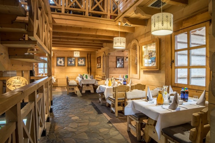 NOSALOWY DWÓR - Zakopane