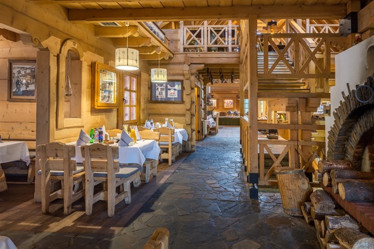NOSALOWY DWÓR - Zakopane