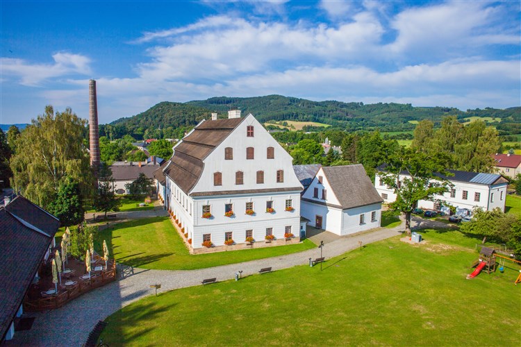 Ruční papírna Velké Losiny - zdroj Agentura m-ARK Olomouc | Hotel PARK a Penzion PARMA - Ostružná