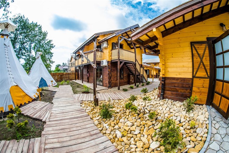 WESTERN CAMP RESORT - Zator u parku Energylandia