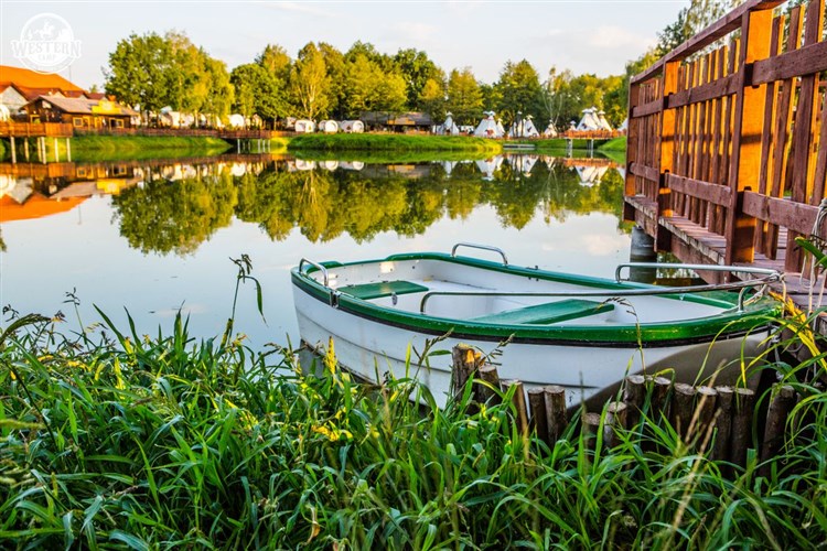 WESTERN CAMP RESORT - Zator u parku Energylandia