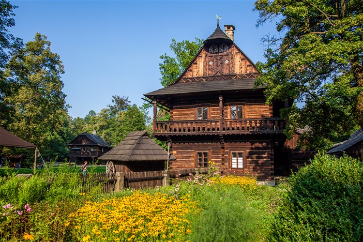 Valašské muzeum v přírodě v Rožnově pod Radhoštěm - zdroj Agentura m-ARK Olomouc | Horský hotel LORKOVA VILA - Čeladná