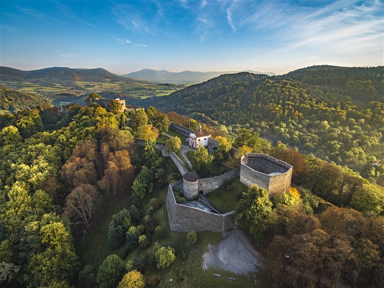 Hukvaldy - zdroj MSTOURISM | Horský hotel LORKOVA VILA - Čeladná