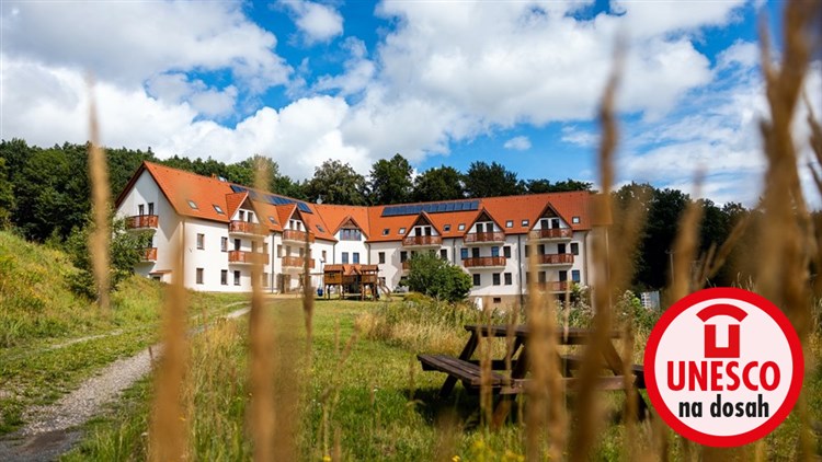 Hotel - exteriér | PYTLOUN WELLNESS HOTEL HASIŠTEJN - Místo