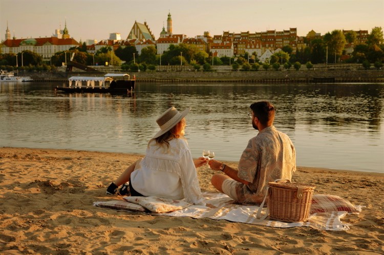 Piknik na pláži na řece Visle | REGENT WARSZAW HOTEL - Varšava