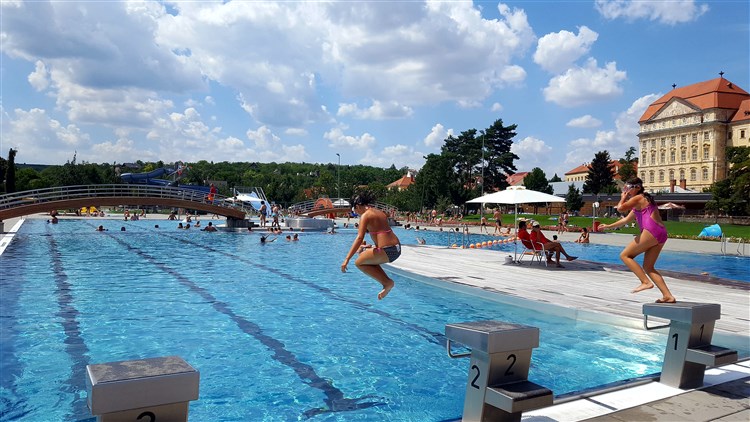 Koupaliště LOUKA | BURČÁKFEST ZNOJMO 2024 - hotel MARIEL