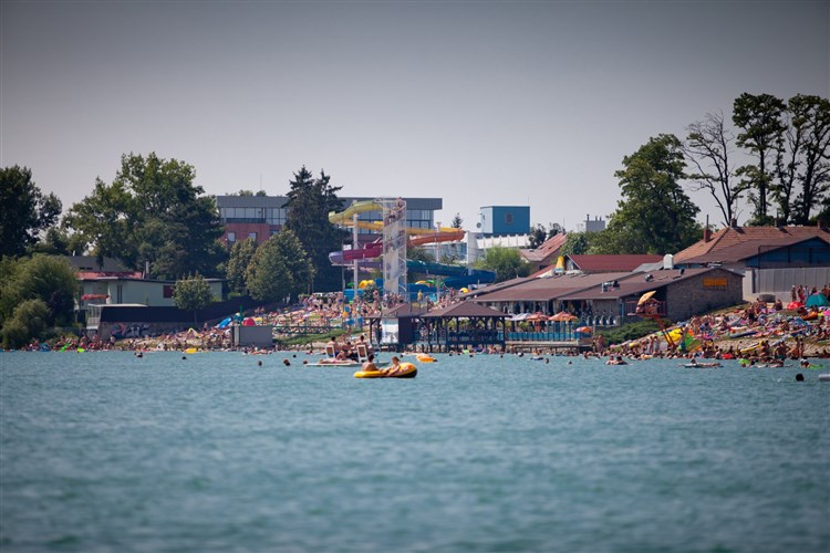 Sluneční jezera - foto ilu, zdroj TIK Senec | DOLPHIN - Senec