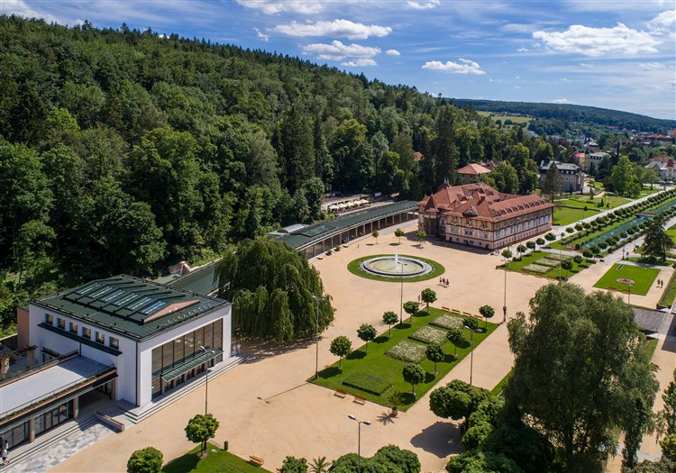 Lázeňská kolonáda | Lázeňský & wellness hotel NIVAMARE - Luhačovice - Pozlovice