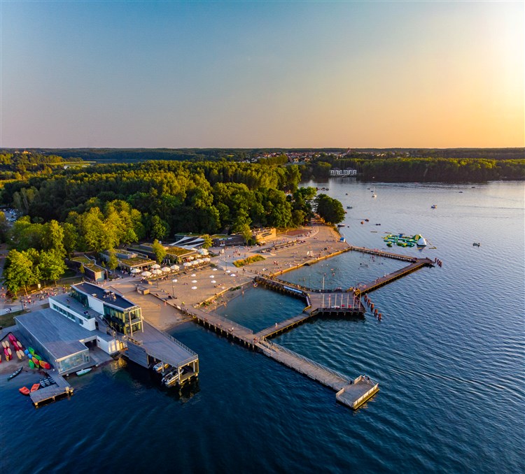 Městská pláž - jezero Ukiel, foto worldisbeautifuleu | WARMINSKI HOTEL & CONFERENCE - Olštýn