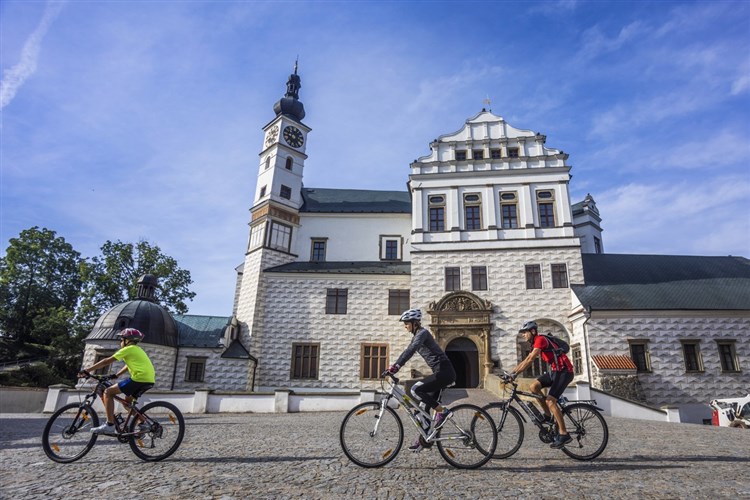 Zámek Pardubice | KRASKOV - Třemošnice - Starý Dvůr