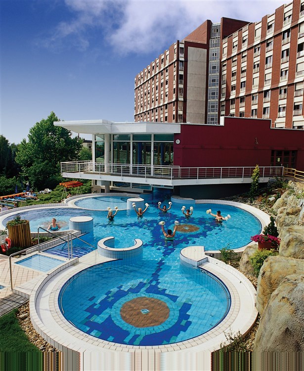 Venkovní bazén | ENSANA THERMAL AQUA HEALTH SPA HOTEL - Hévíz