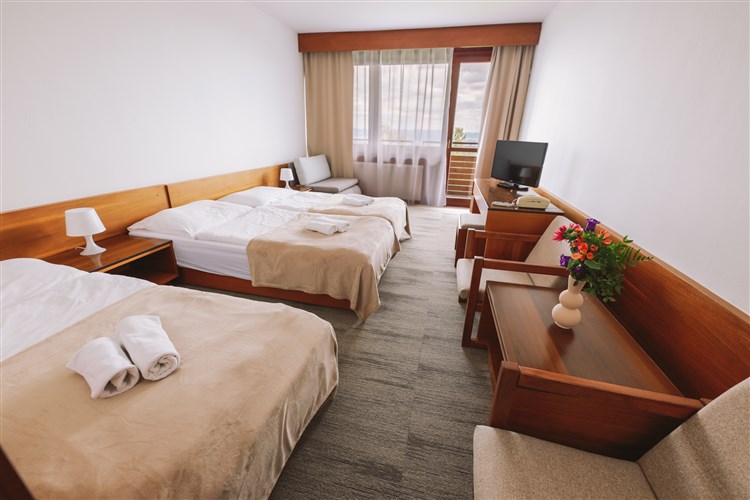 4 - lůžkový pokoj | REKREACE ROH - ATLAS Hotel Tatry - Tatranské Matliare