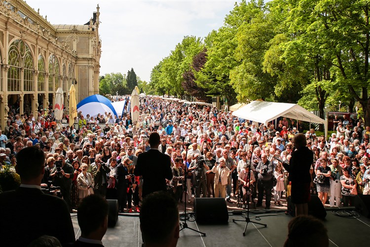 ZAHÁJENÍ LÁZEŇSKÉ SEZÓNY MARIÁNSKÉ LÁZNĚ 2025, SPA HOTEL DĚVÍN