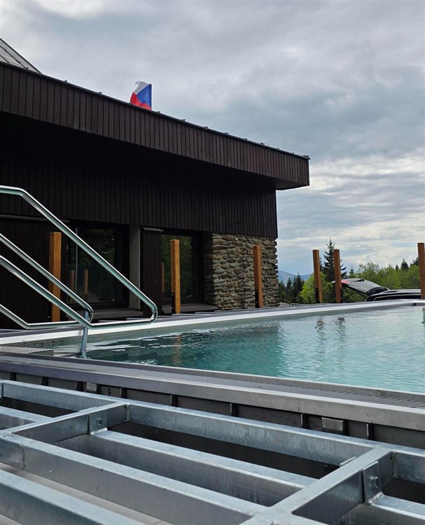 venkovní vyhřívaný bazén | OREA RESORT HORIZONT - Železná Ruda