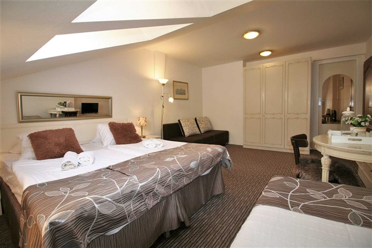 VÍKEND CO MÁ GRÁDY - V PRAZE, Hotel ANETTE, Praha 5 - Smíchov