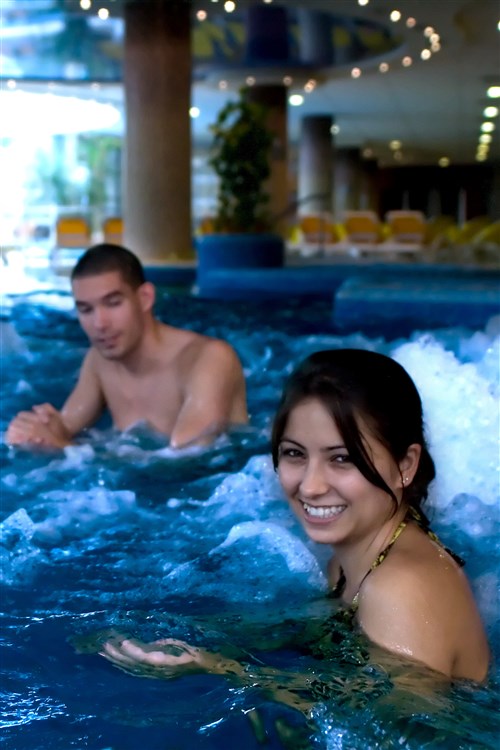 Vnitřní zážitkový bazén | THERMAL HOTEL VISEGRÁD - Visegrád