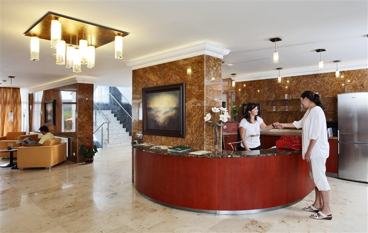Recepce | Lázeňský & wellness hotel NIVAMARE - Luhačovice - Pozlovice