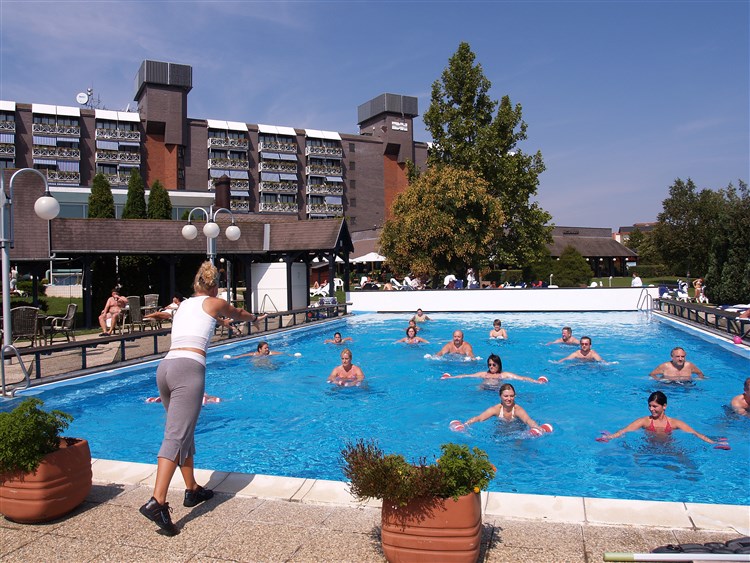 Venkovní sportovní bazén | DANUBIUS HOTEL BÜK - Bükfürdö