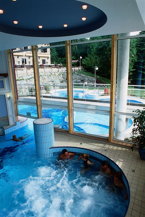 Vnitřní zážitkový bazén | ENSANA THERMAL AQUA HEALTH SPA HOTEL - Hévíz