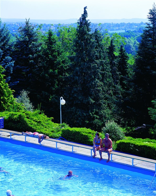 Venkovní plavecký bazén | ENSANA THERMAL AQUA HEALTH SPA HOTEL - Hévíz