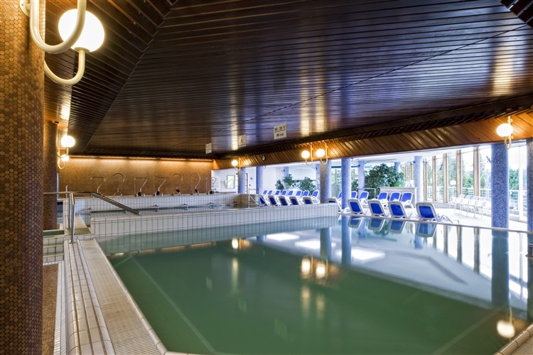 Vnitřní termální bazén | ENSANA THERMAL AQUA HEALTH SPA HOTEL - Hévíz