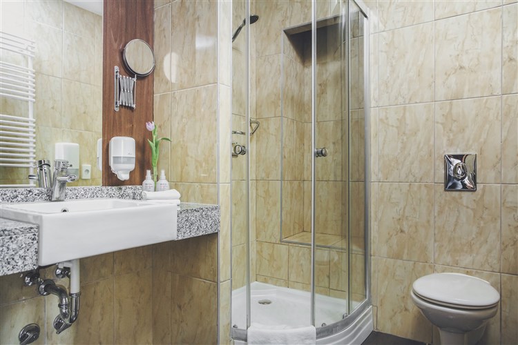 Koupelna pokoje Standard | CARAMELL - Bükfürdö