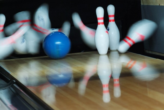 okolí hotelu: bowling | SVATOVAVŘINECKÉ SLAVNOSTI HODONÍN - Hotel PANON