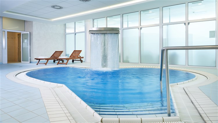 Hotelový bazén | OREA SPA HOTEL CRISTAL - Mariánské Lázně